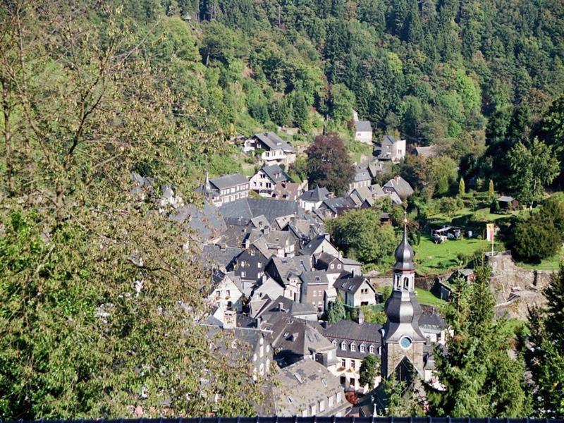 Villa Roder Am Eifelsteig Monschau Exterior foto